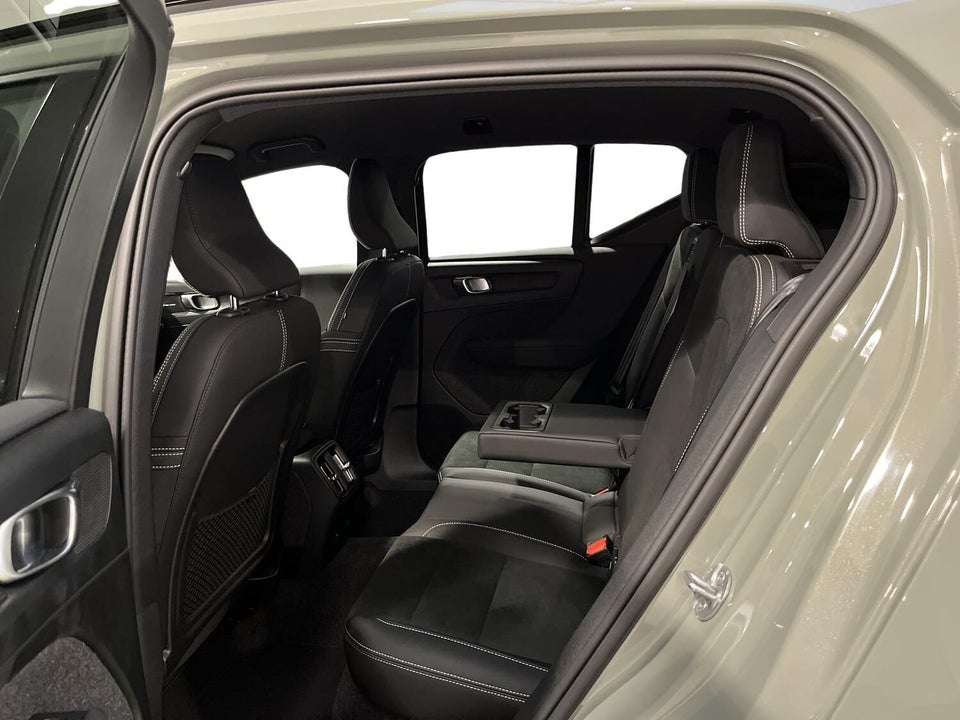 Volvo EX40 Extended Range Plus 5d