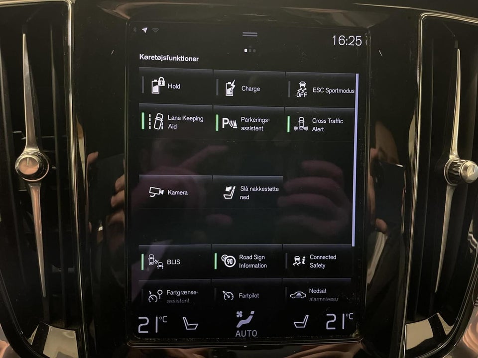 Volvo V60 2,0 T6 ReCharge R-Design aut. AWD 5d