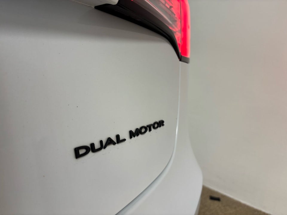 Tesla Model 3 Long Range AWD 4d