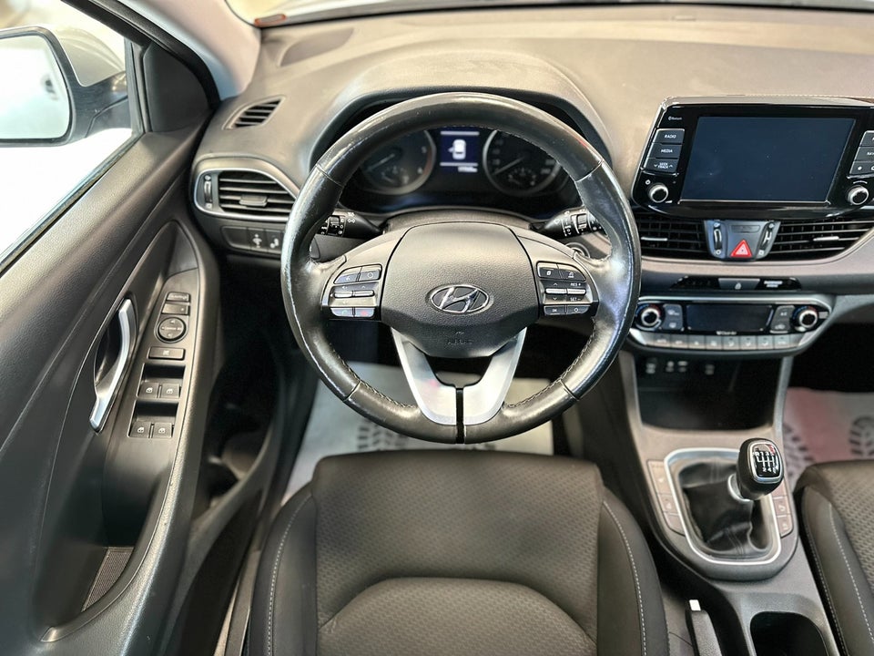 Hyundai i30 1,6 CRDi 110 Premium 5d