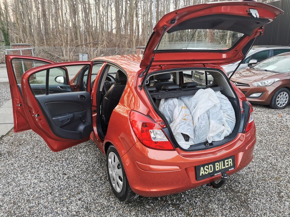 Opel Corsa 1,4 16V Cosmo 5d