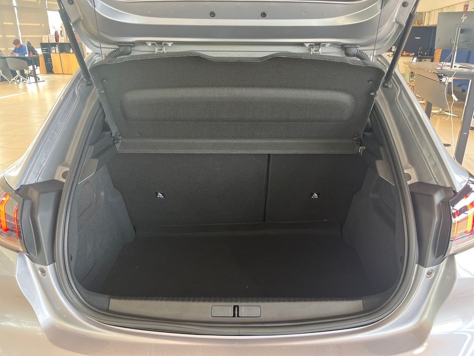 Peugeot e-208 50 GT 5d