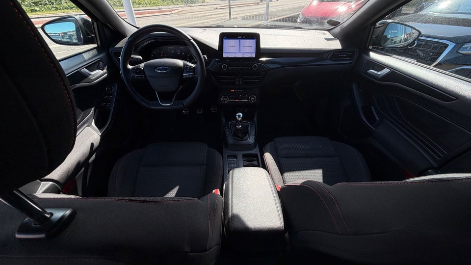 Ford Focus 1,0 EcoBoost ST-Line 5d