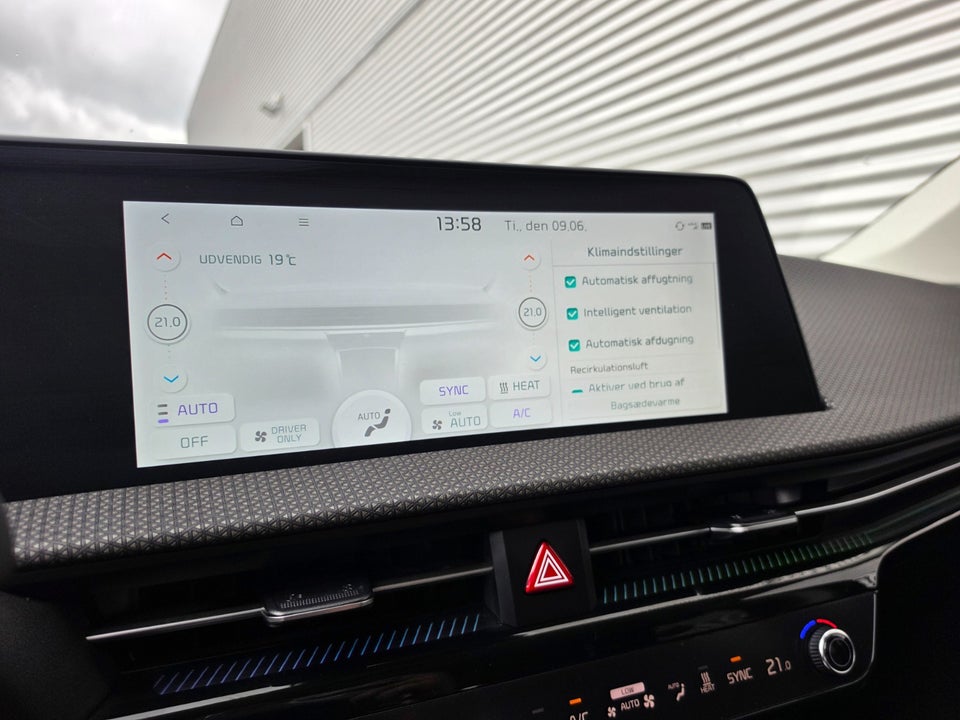 Kia EV6 77 Long Range Upgrade 5d