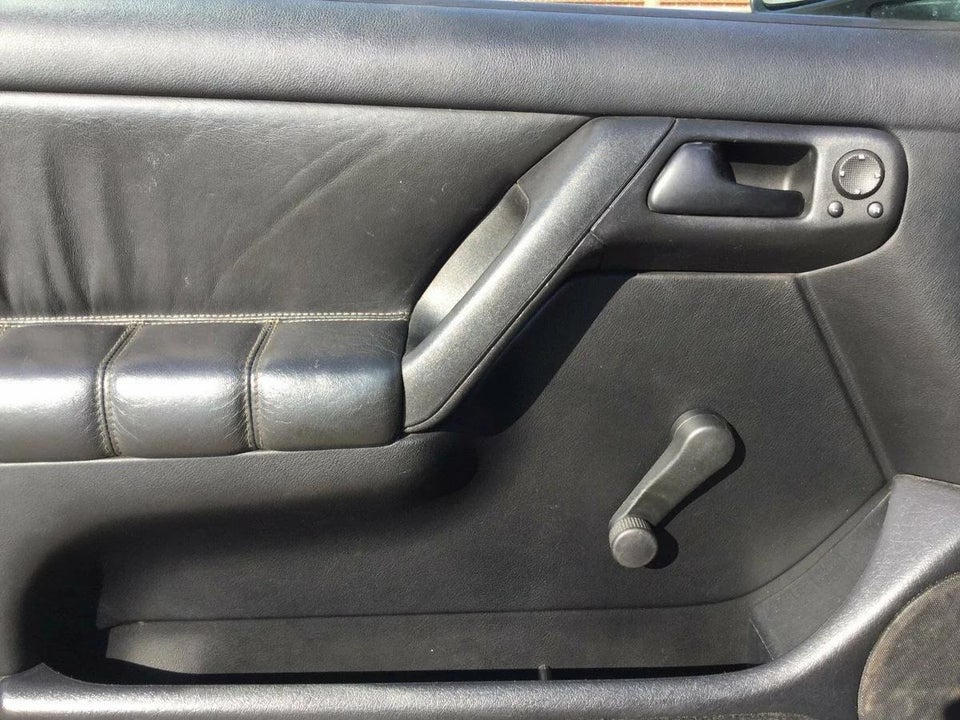 VW Golf III 1,8 Cabriolet aut. 2d