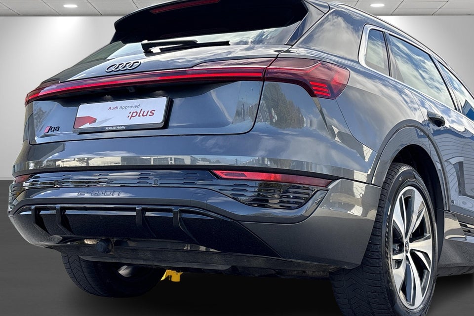Audi Q8 e-tron 55 S-line quattro 5d