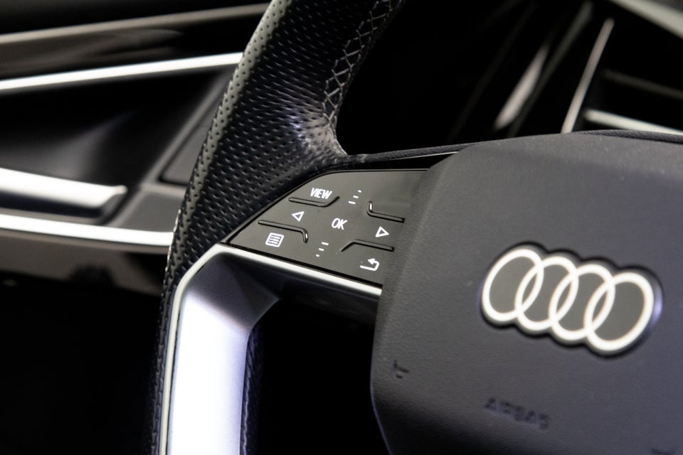 Audi Q4 e-tron 40 S-line 5d