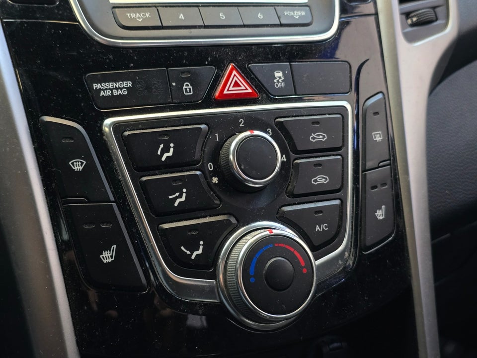 Hyundai i30 1,6 CRDi 110 XTR Eco 5d