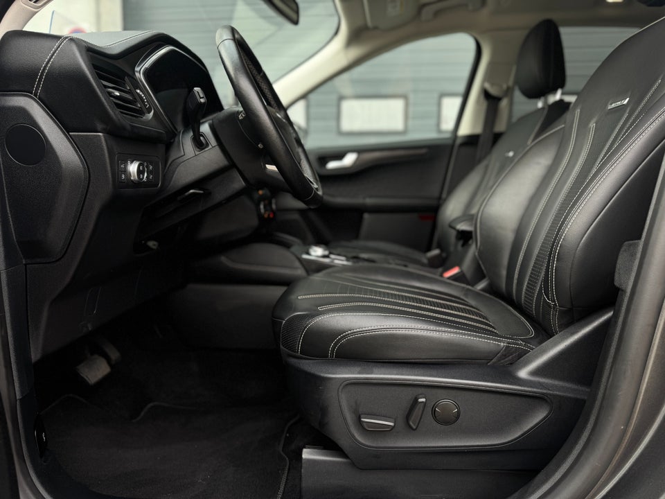 Ford Kuga 2,5 PHEV Vignale CVT 5d