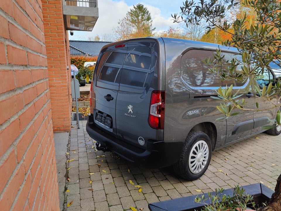 Peugeot Partner 1,5 BlueHDi 130 L2V2 Plus EAT8 Van