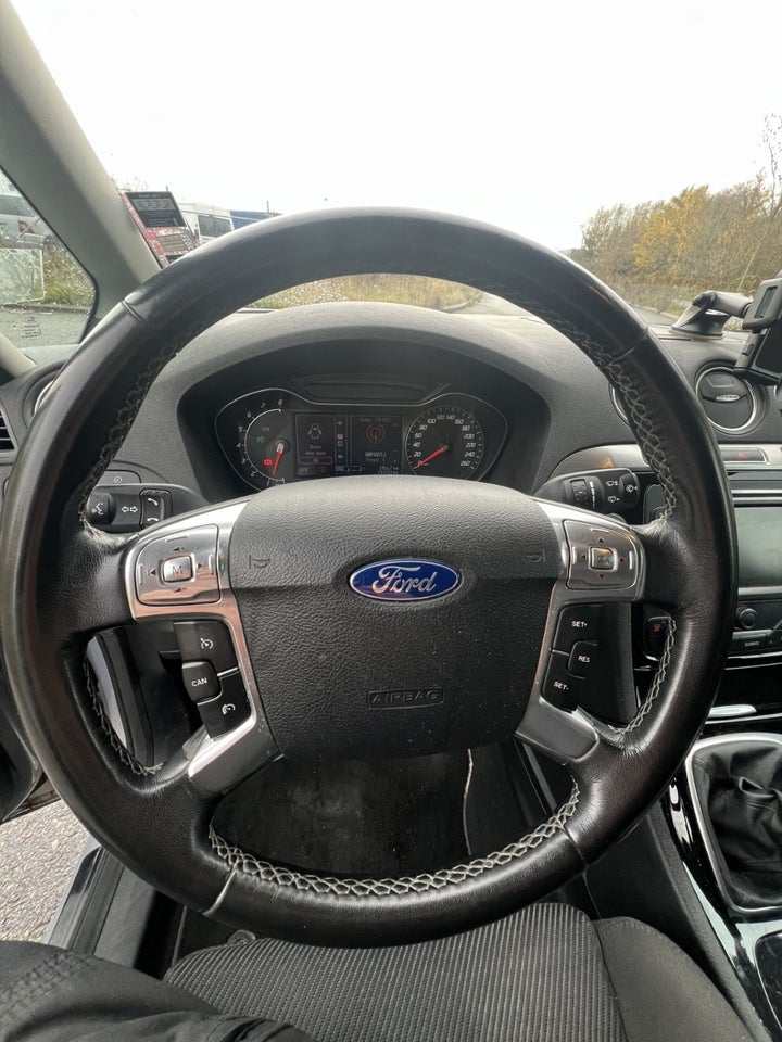 Ford Galaxy 1,6 EcoBoost Ghia 5d