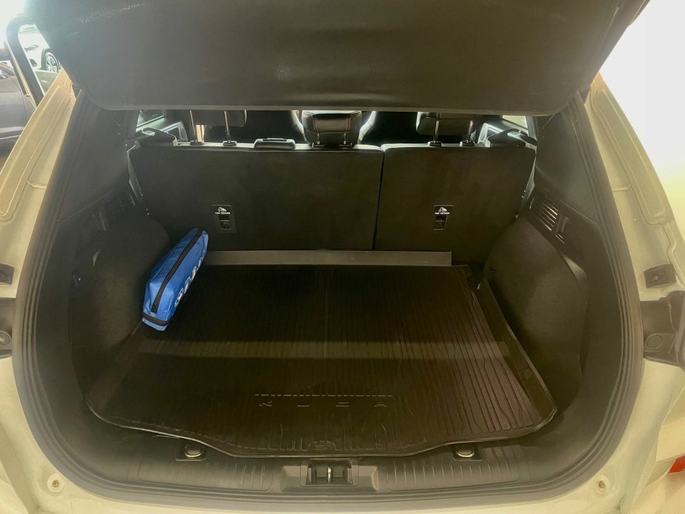 Ford Kuga 2,5 PHEV ST-Line X CVT 5d