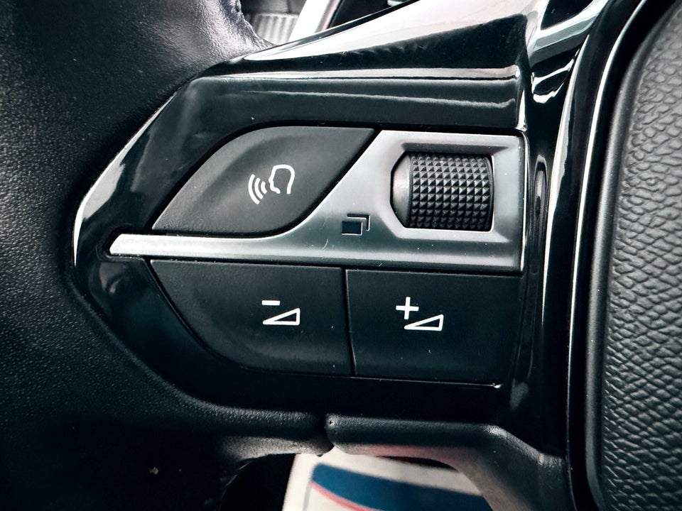 Peugeot 2008 1,2 PureTech 130 Allure Pack EAT8 5d