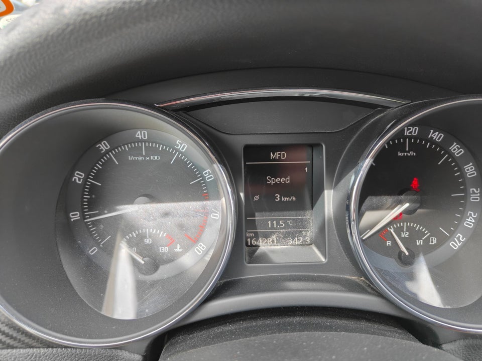 Skoda Superb 1,8 TSi 160 Elegance Combi 5d