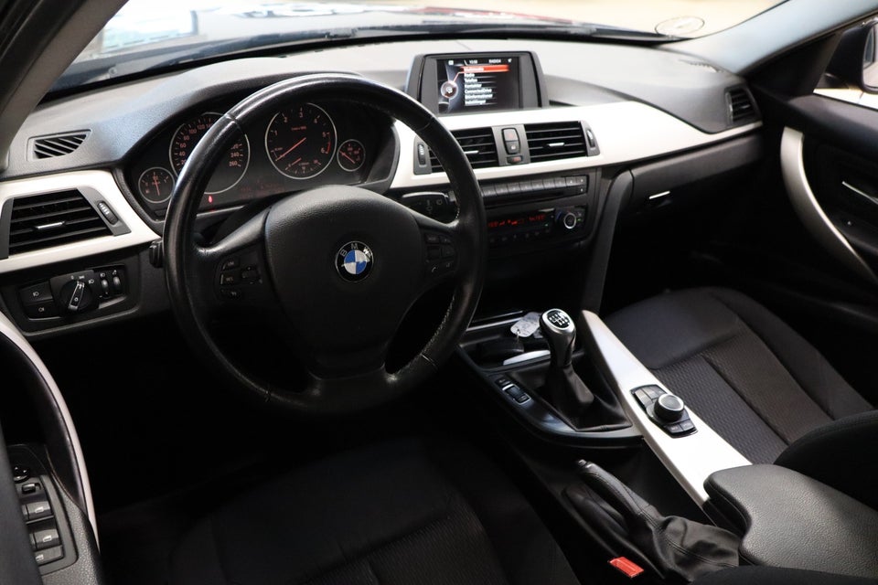 BMW 318d 2,0 Touring 5d