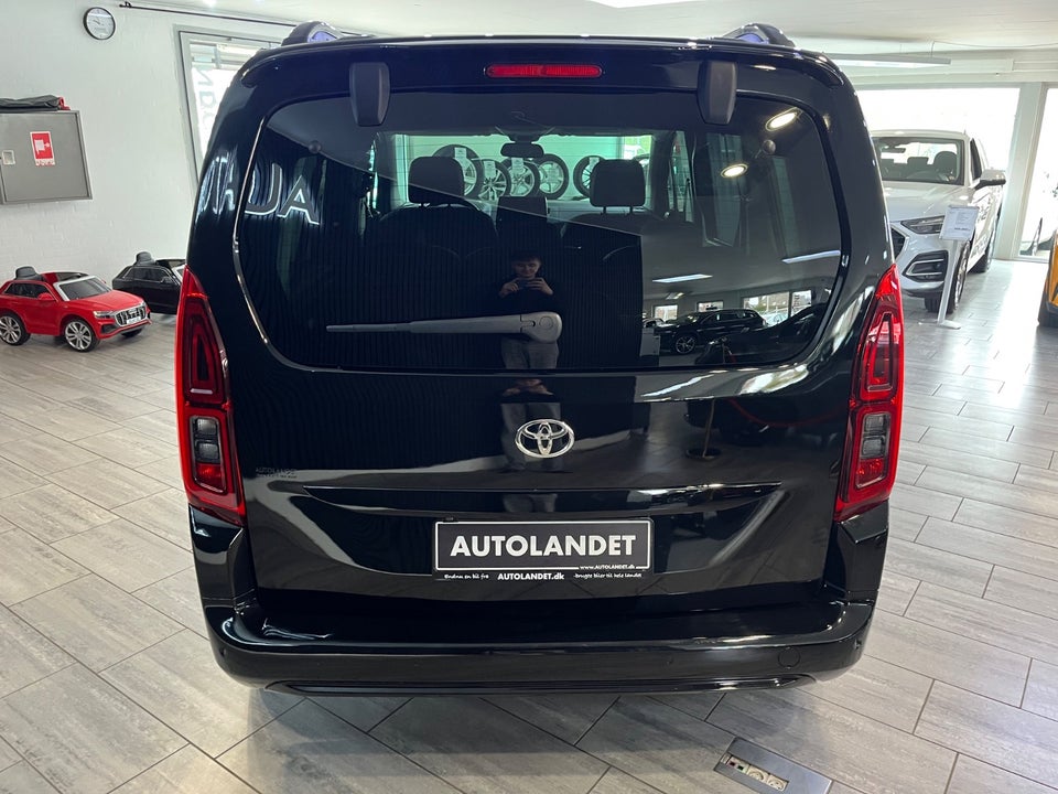 Toyota ProAce City Verso 50 Medium Family 5d