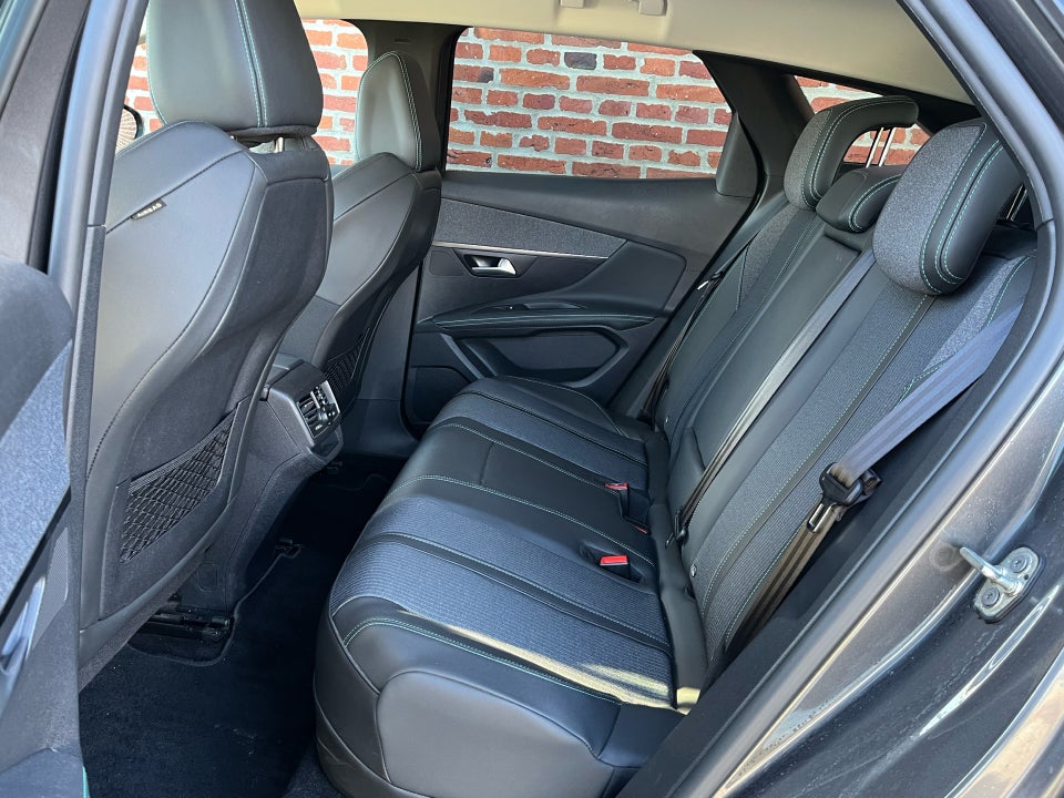 Peugeot 3008 1,2 PureTech 130 Allure Pack EAT8 5d