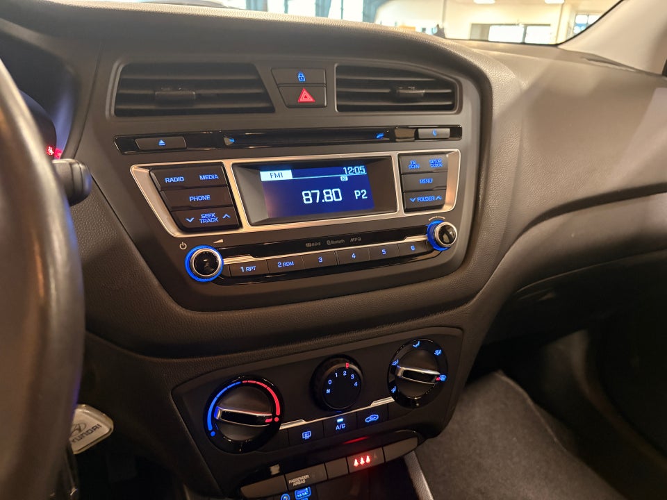 Hyundai i20 1,25 Passion 5d