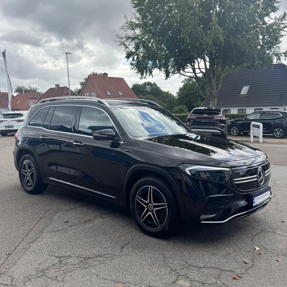 Mercedes EQB250 AMG Line 5d