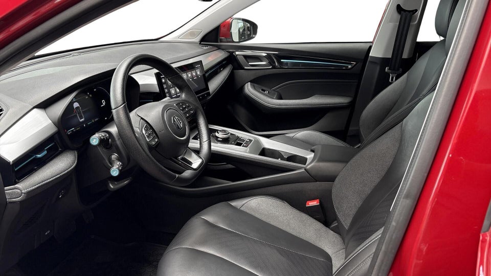 MG MG5 61 Luxury 5d