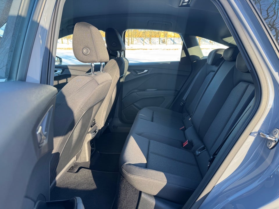 Audi Q4 e-tron 35 Advanced 5d