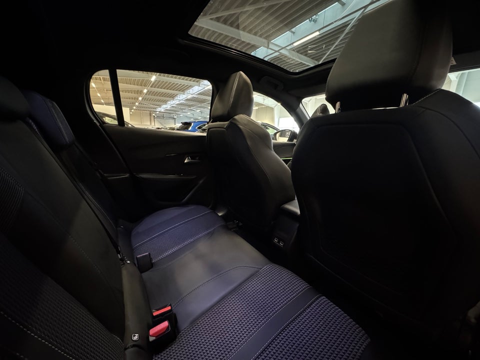 Peugeot e-208 50 GT Pack 5d