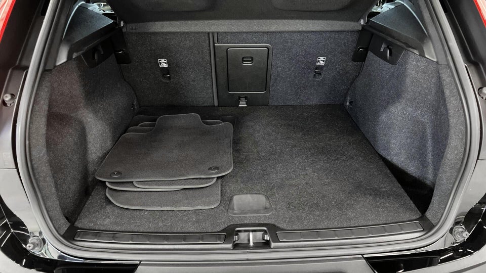 Volvo XC40 P6 ReCharge Core 5d