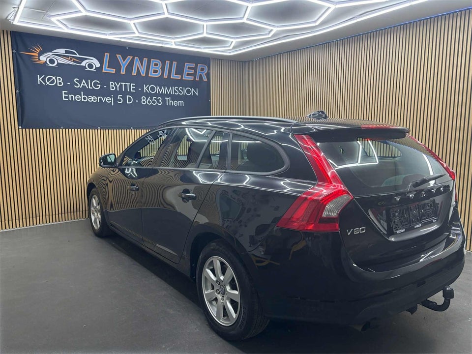 Volvo V60 1,6 DRIVe Momentum 5d