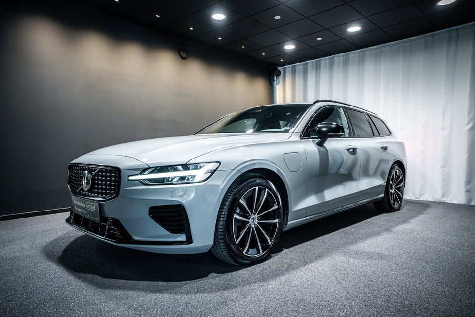 Volvo V60 2,0 T6 ReCharge Plus Dark aut. AWD 5d