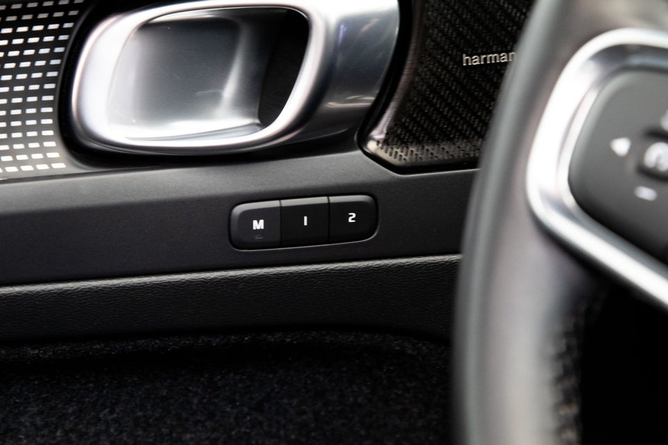 Volvo XC40 P8 ReCharge Twin R-Design 5d