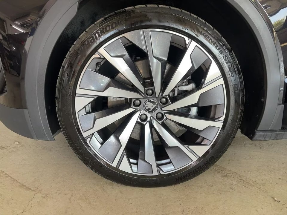Skoda Elroq 85 iV Lodge 5d