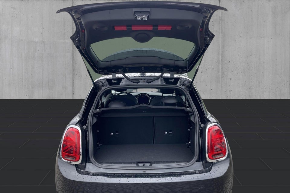 MINI Cooper SE Essential 3d