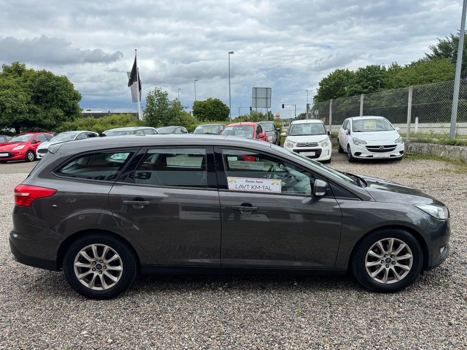 Ford Focus 1,0 SCTi 100 Titanium stc. 5d