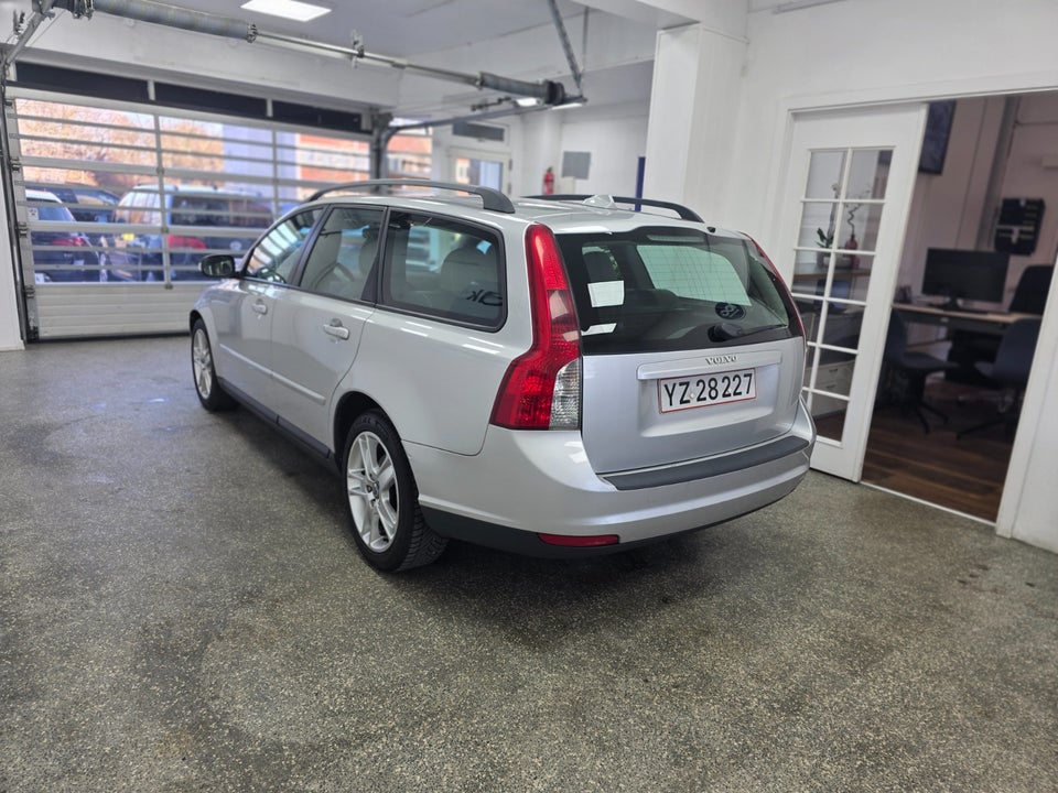 Volvo V50 1,8 Summum 5d