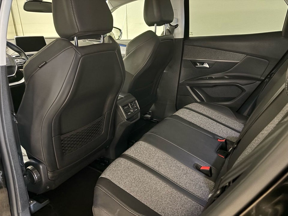 Peugeot 3008 1,5 BlueHDi 130 Allure 5d