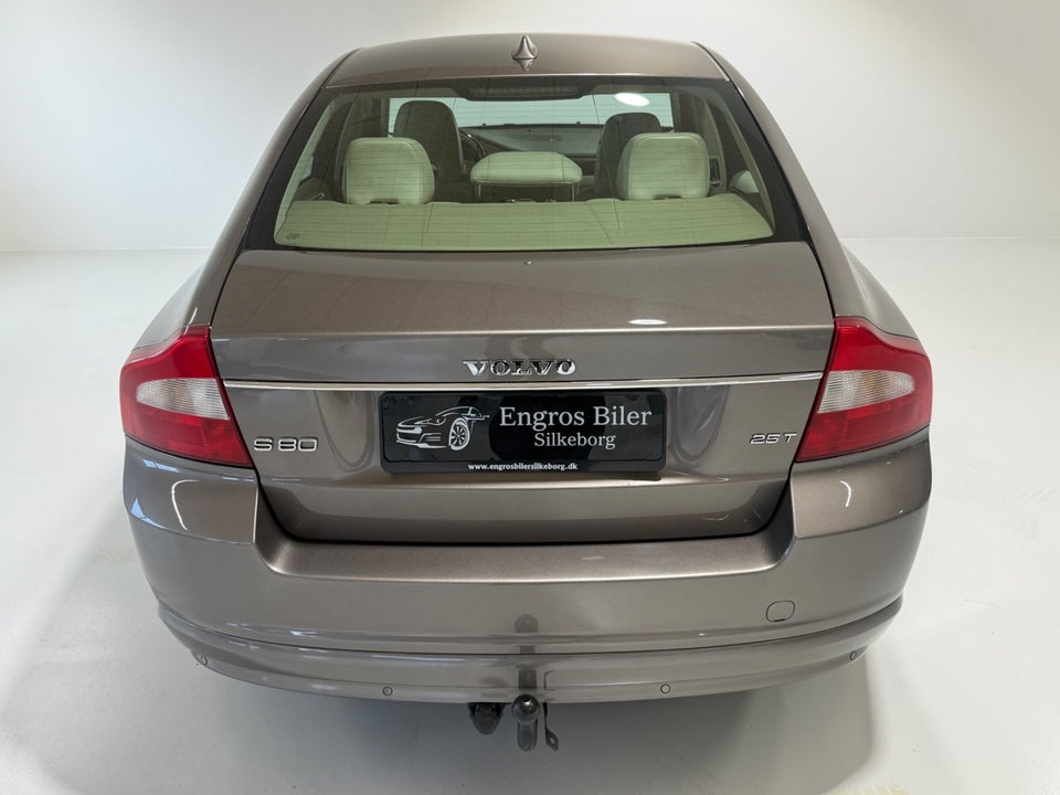 Volvo S80 2,5 T Momentum aut. 4d