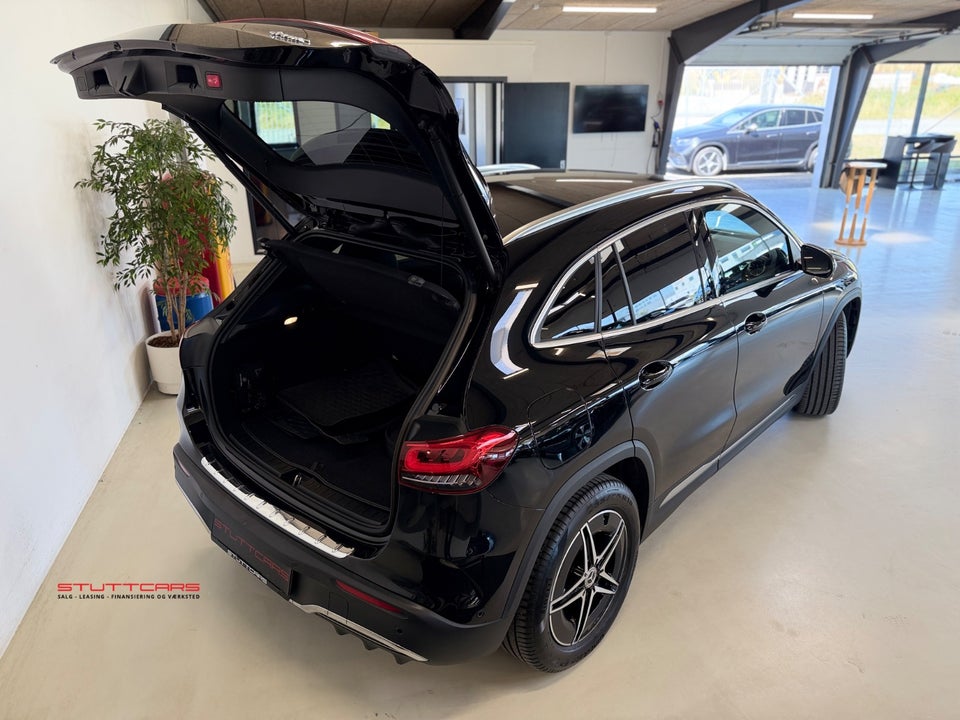 Mercedes EQA300 AMG Line 4Matic 5d