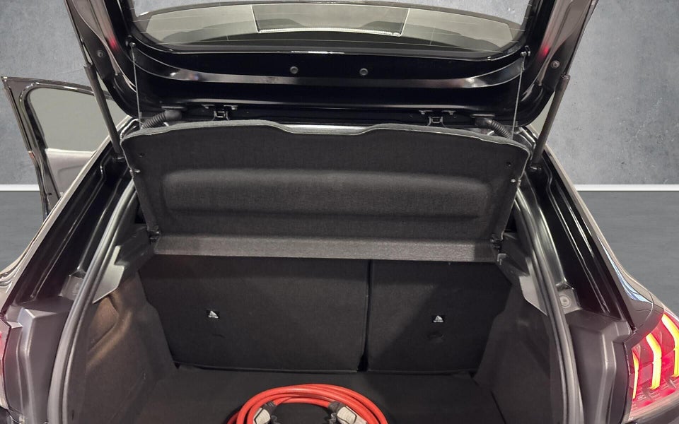 Peugeot e-208 50 GT 5d