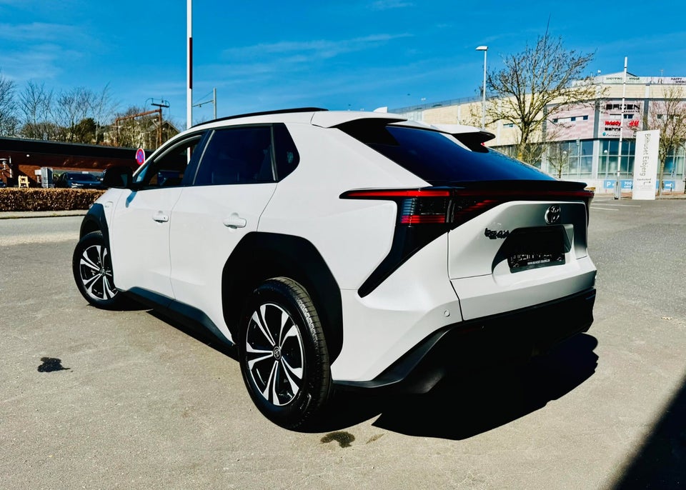 Toyota bZ4X Active 5d