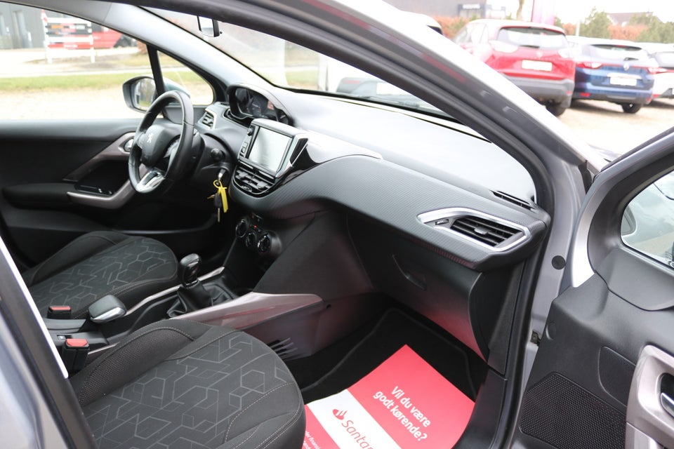 Peugeot 2008 1,2 VTi 82 Active Sky 5d