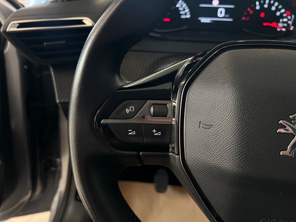 Peugeot 208 1,2 PureTech 100 Active 5d