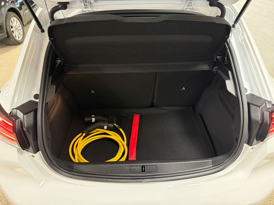 Peugeot e-208 50 Style 5d