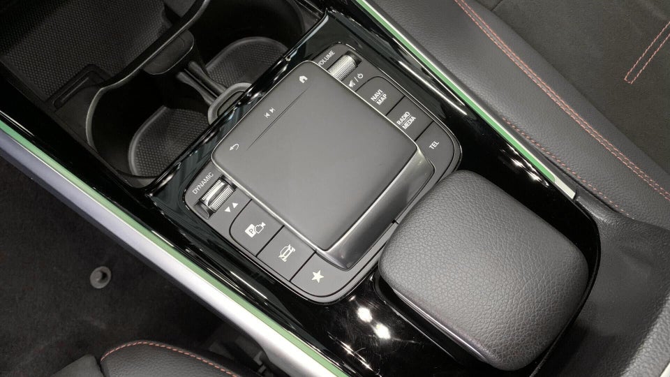 Mercedes EQB250 AMG Line 5d