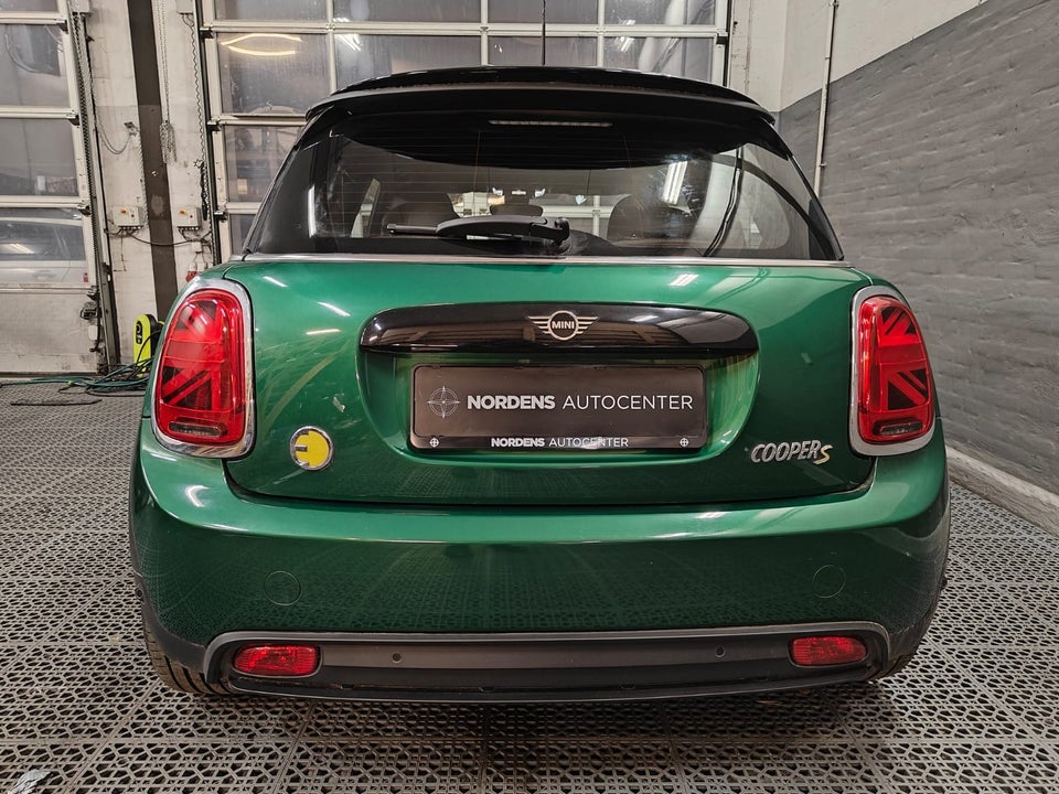MINI Cooper SE Essential 3d