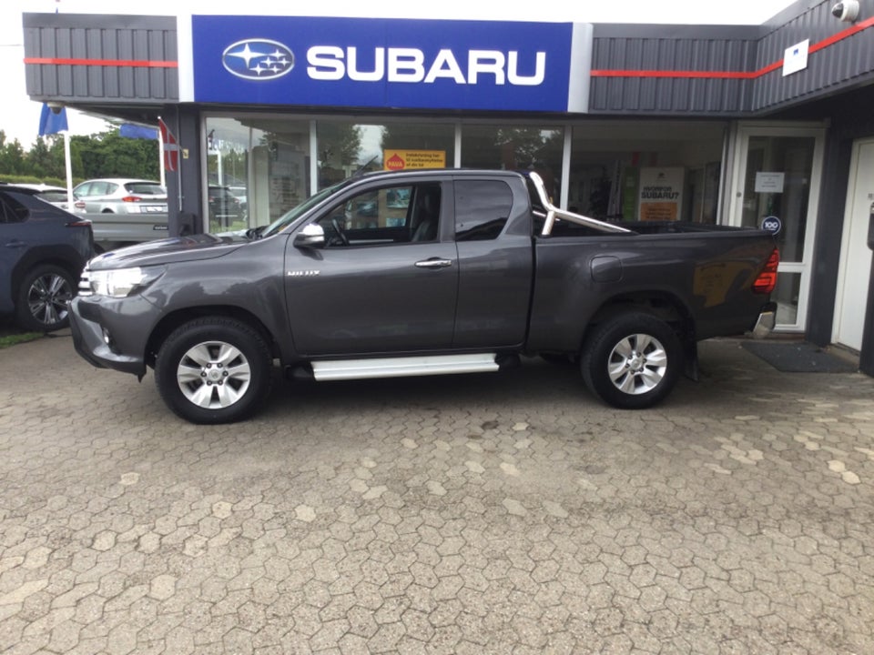 Toyota HiLux 2,4 D-4D 150 T3 Ex.Kab 4x4 4d