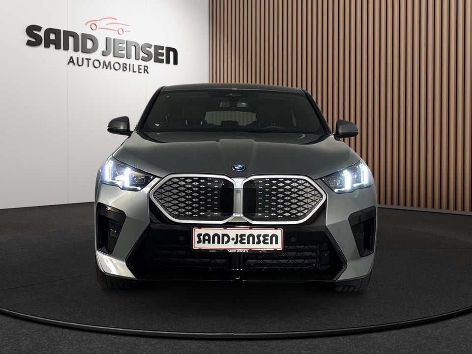 BMW iX2 xDrive30 M-Sport 5d