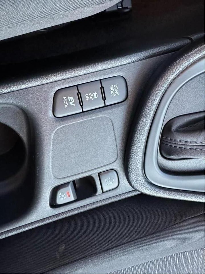 Toyota Yaris 1,5 Hybrid H1 e-CVT 5d