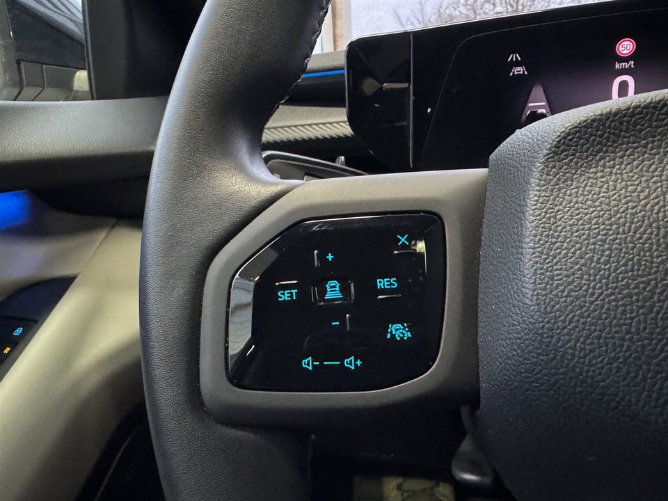 Ford Explorer 82 Premium Extended Range 5d