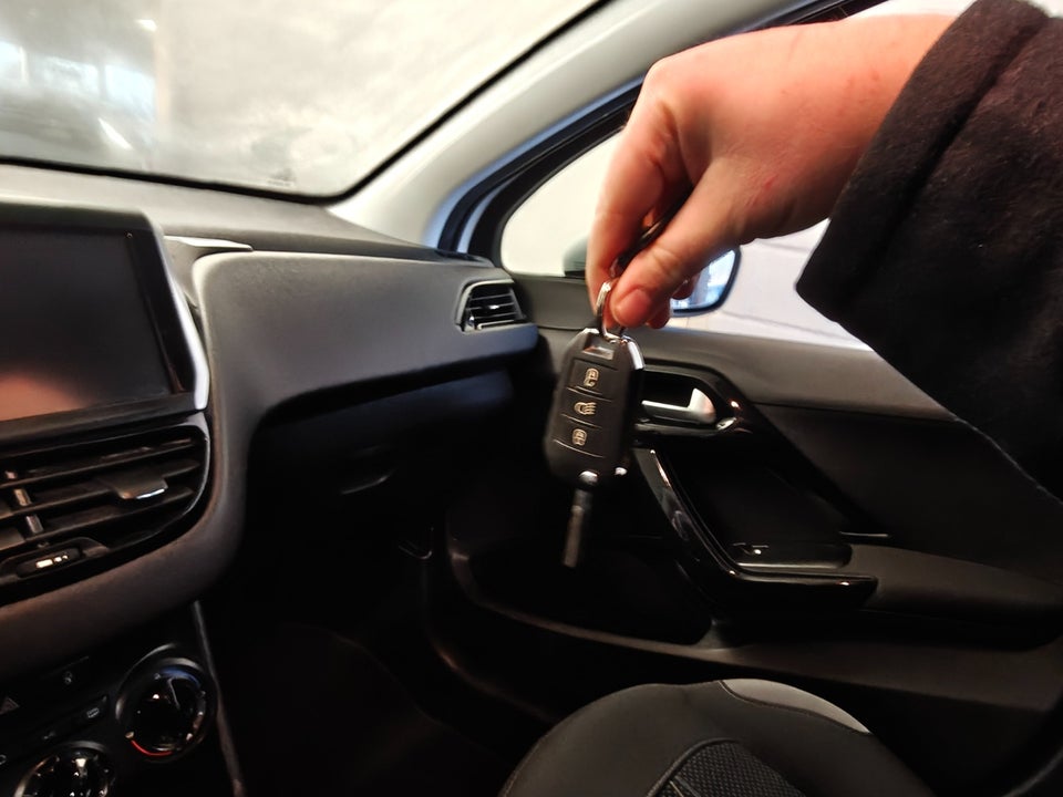 Peugeot 208 1,4 HDi 68 Active 5d