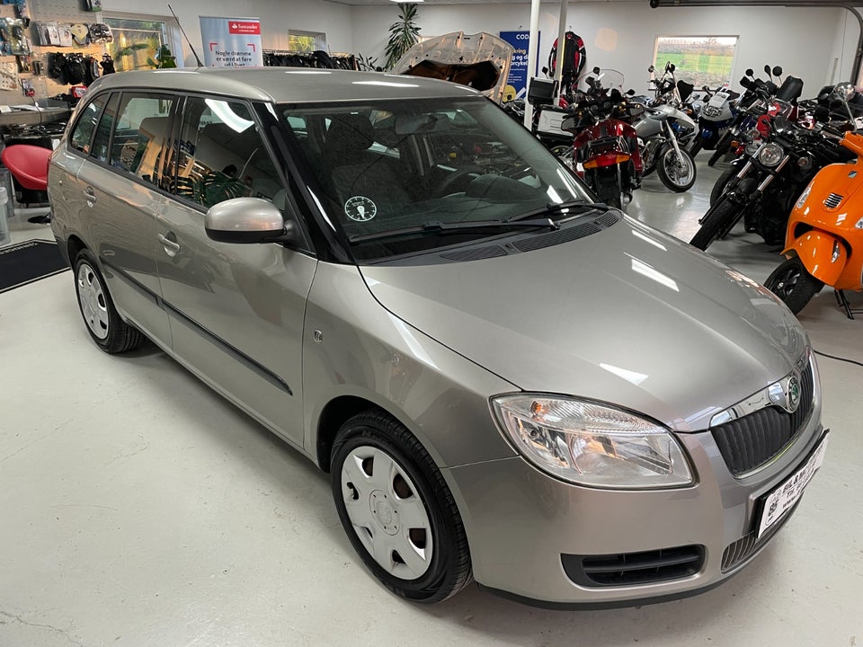 Skoda Fabia 1,4 16V Ambiente Combi 5d